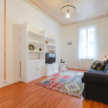 Elisa's Flat - 5 Min From Train Station & 10 Min From * Venezia