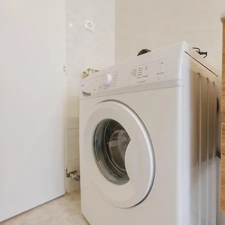 Elisa's Flat - 5 Min From Train Station & 10 Min From Appartamento Venezia