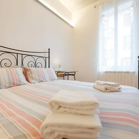 Elisa's Flat - 5 Min From Train Station & 10 Min From Appartamento Venezia