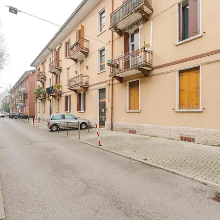 Appartamento Elisa's Flat - 5 Min From Train Station & 10 Min From
