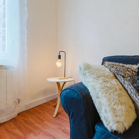 Elisa's Flat - 5 Min From Train Station & 10 Min From * Venezia