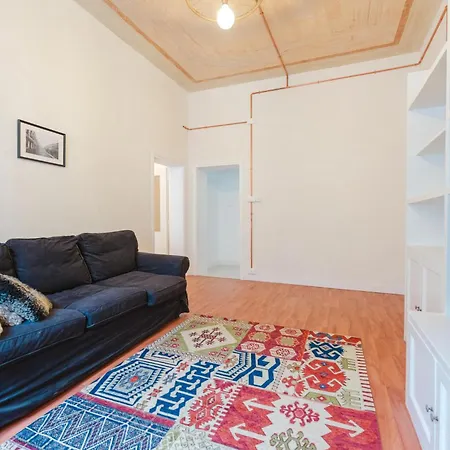 Appartamento Elisa's Flat - 5 Min From Train Station & 10 Min From