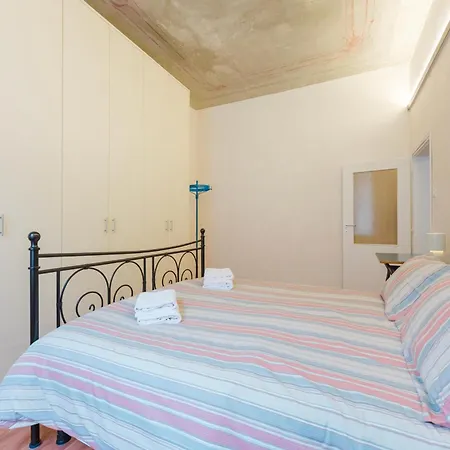 Elisa's Flat - 5 Min From Train Station & 10 Min From Appartamento Venezia