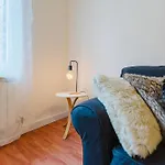 Elisa's Flat - 5 Min From Train Station & 10 Min From * Venecia