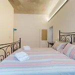 Apartamento Elisa's Flat - 5 Min From Train Station & 10 Min From *