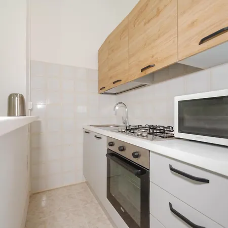 Appartement Elisa's Flat - 5 Min From Train Station & 10 Min From *
