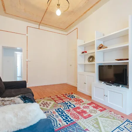 Elisa's Flat - 5 Min From Train Station & 10 Min From * Venise