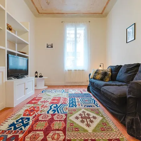 Апартаменты Elisa's Flat - 5 Min From Train Station & 10 Min From Венеция