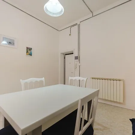 Appartement Elisa's Flat - 5 Min From Train Station & 10 Min From *