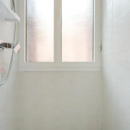 Elisa's Flat - 5 Min From Train Station & 10 Min From *